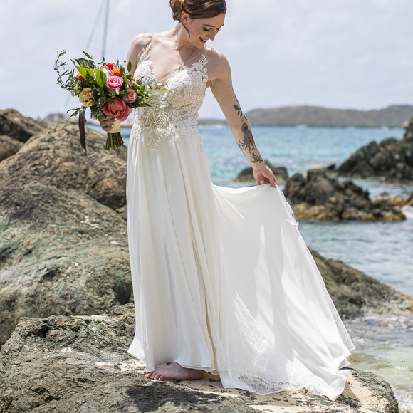 Allure Bridals wedding dress - Picture 4 of 9